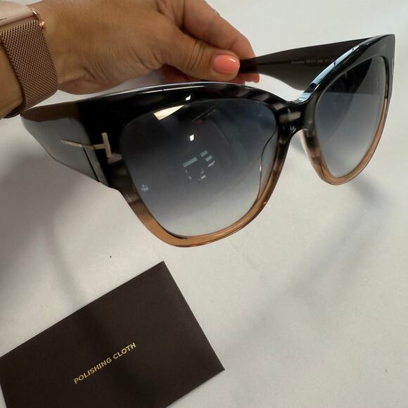 Tom Ford  Anoushka Sunglasses TF371 Melange Grey Peach - Picture 2 of 12